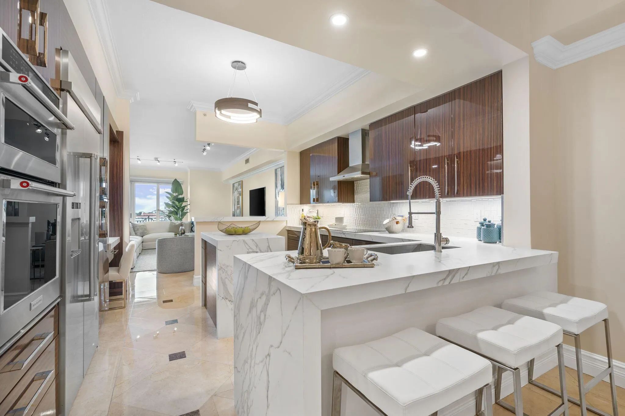 201 S Narcissus Avenue, #605