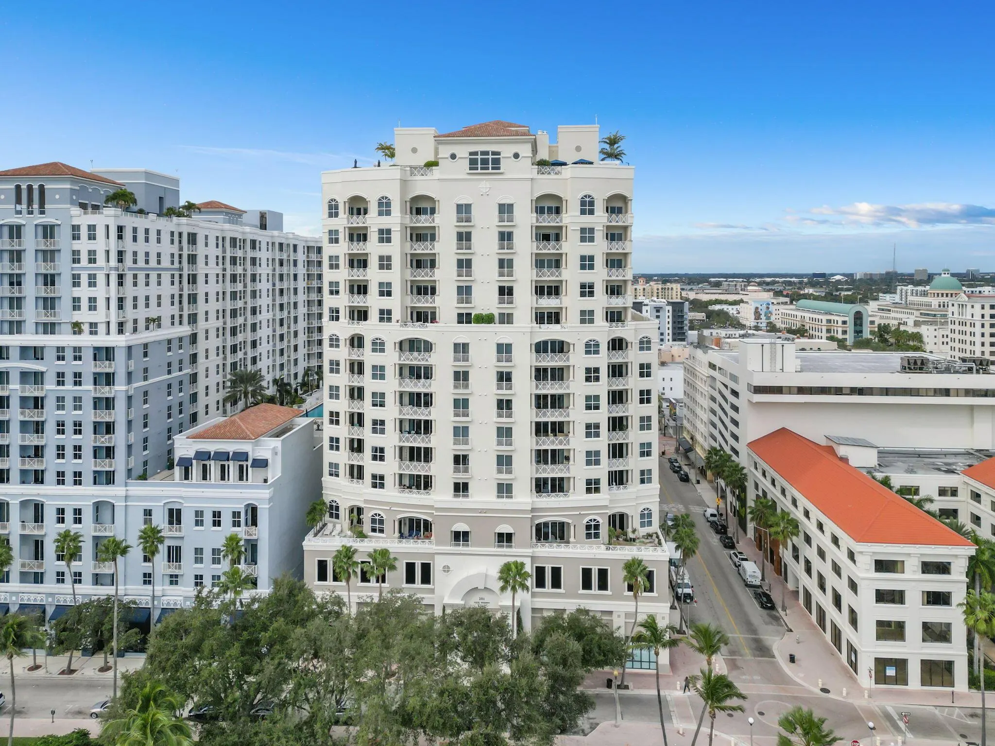 201 S Narcissus Avenue, #605
