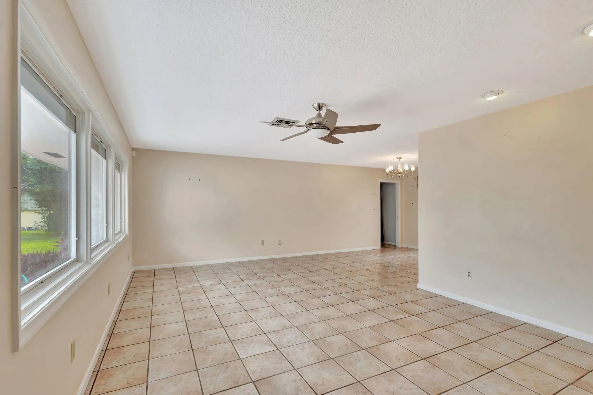 8111 W Lake Drive