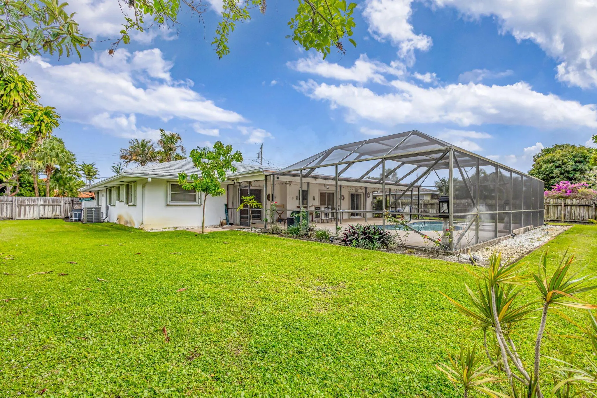 8111 W Lake Drive