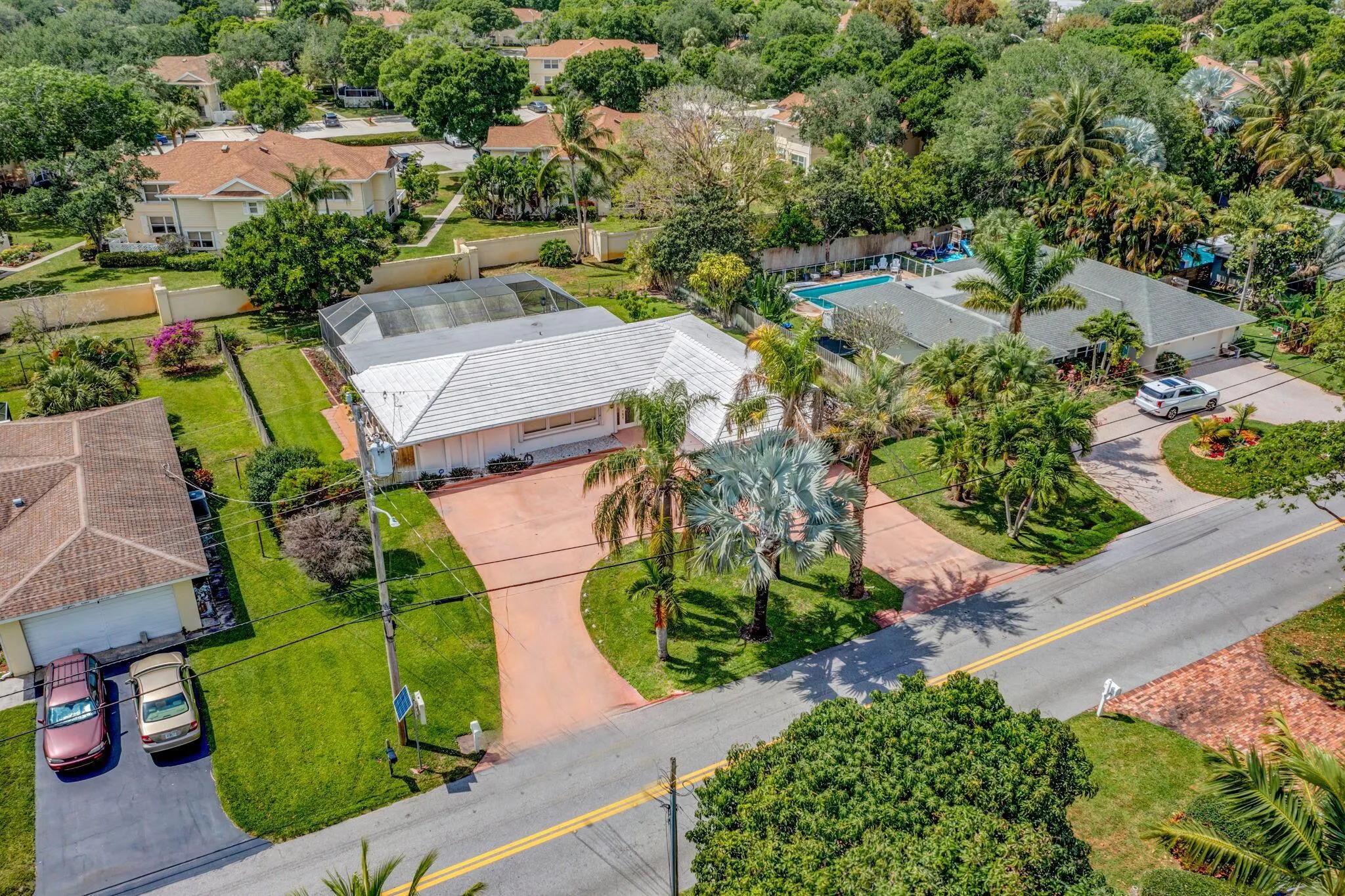 8111 W Lake Drive