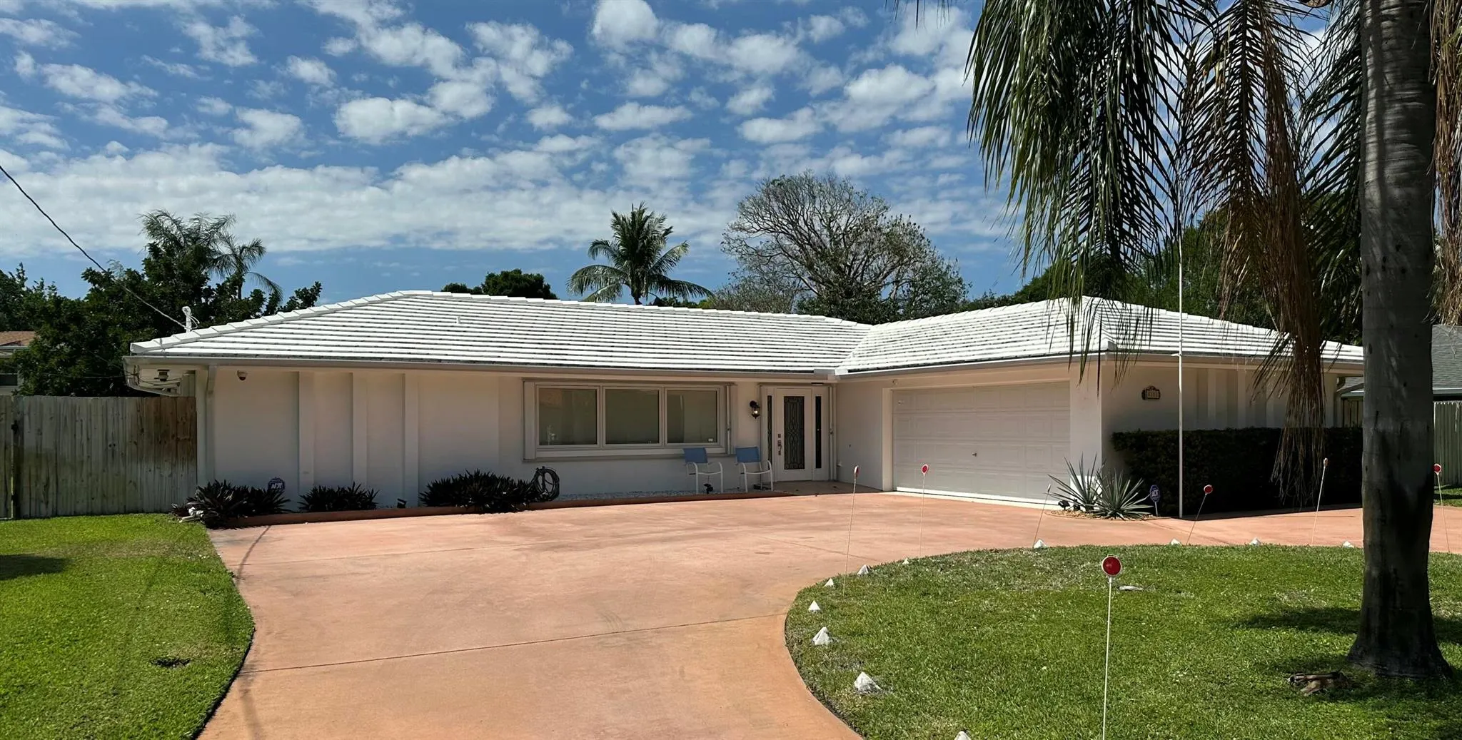 8111 W Lake Drive