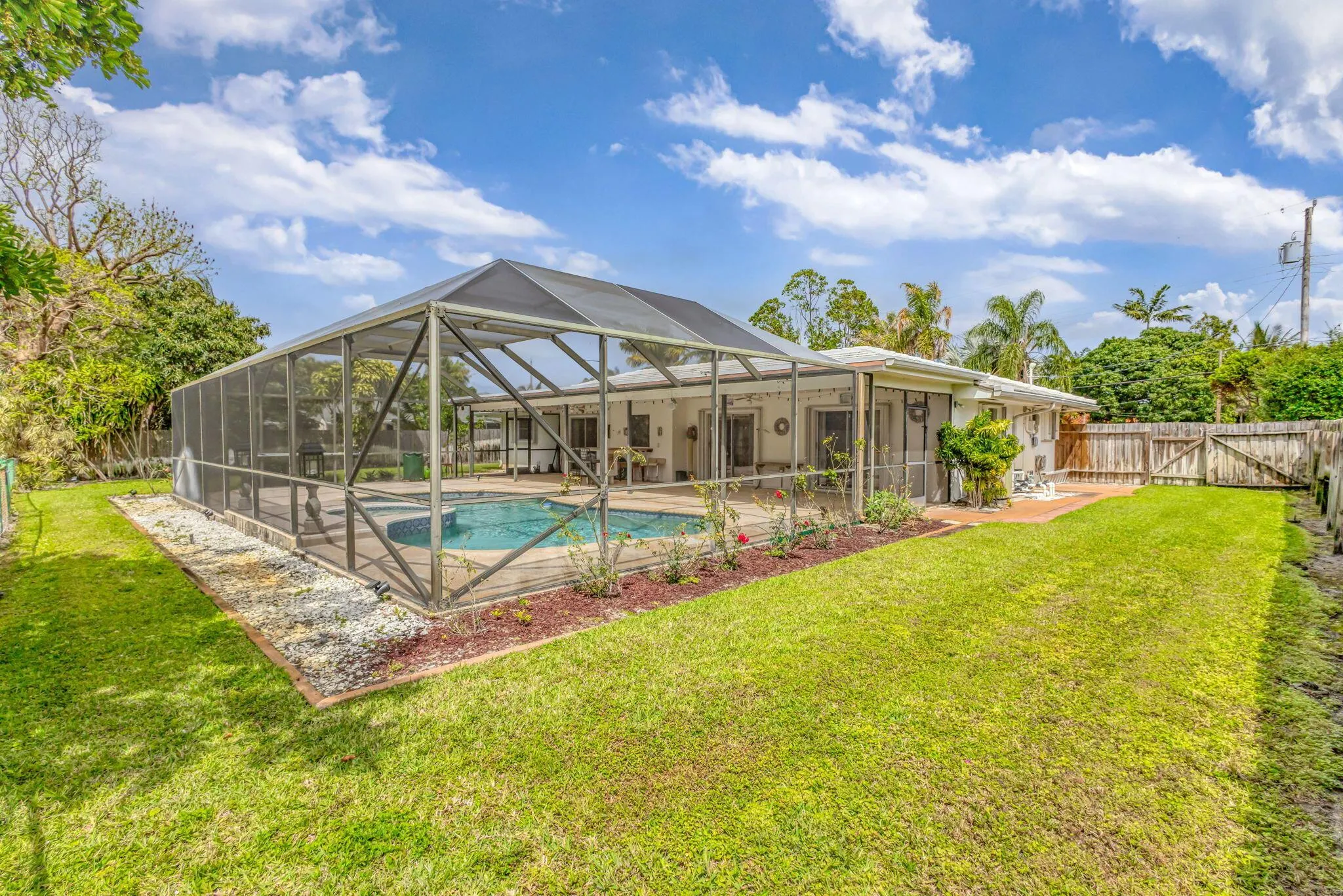 8111 W Lake Drive