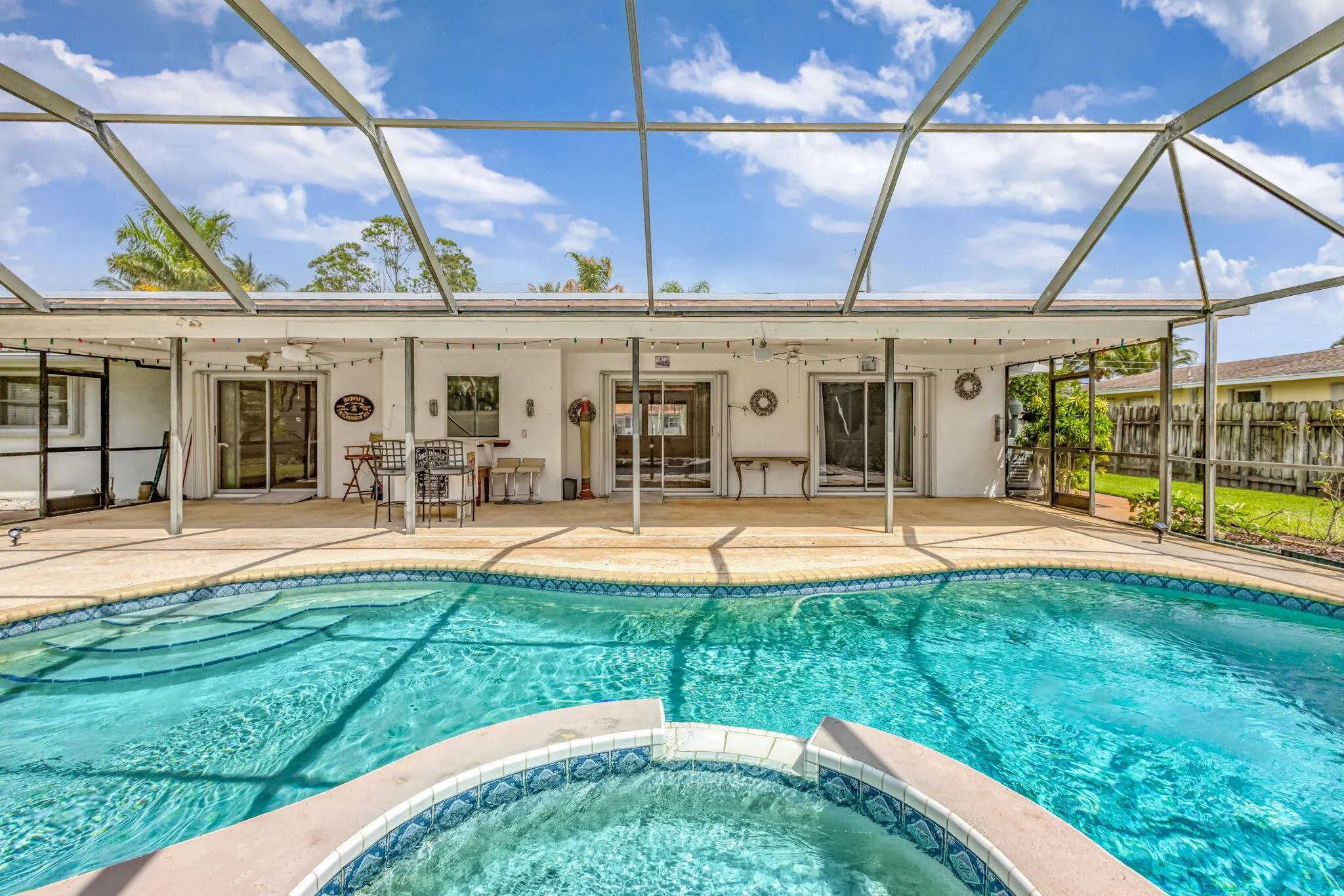 8111 W Lake Drive