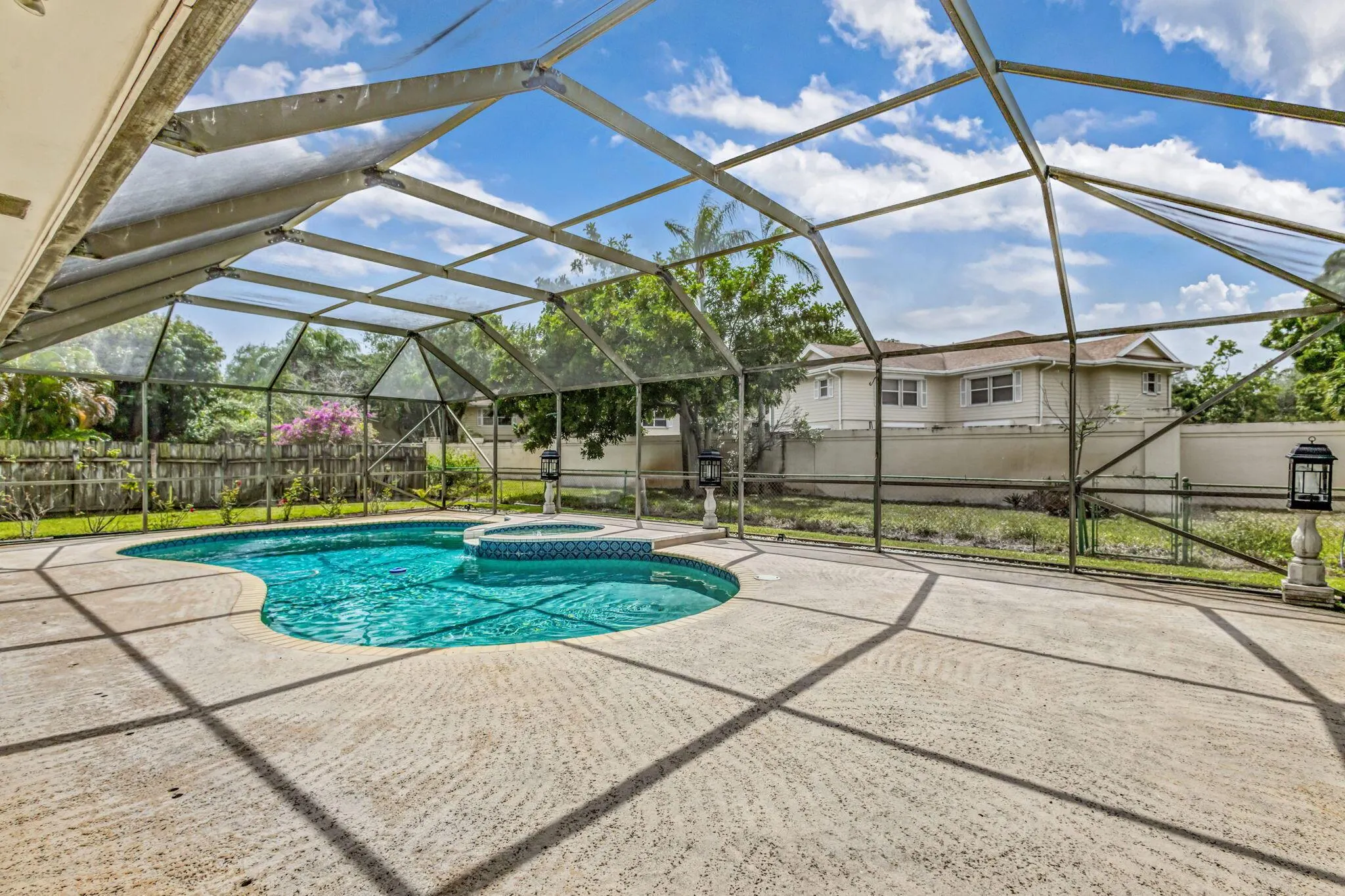 8111 W Lake Drive