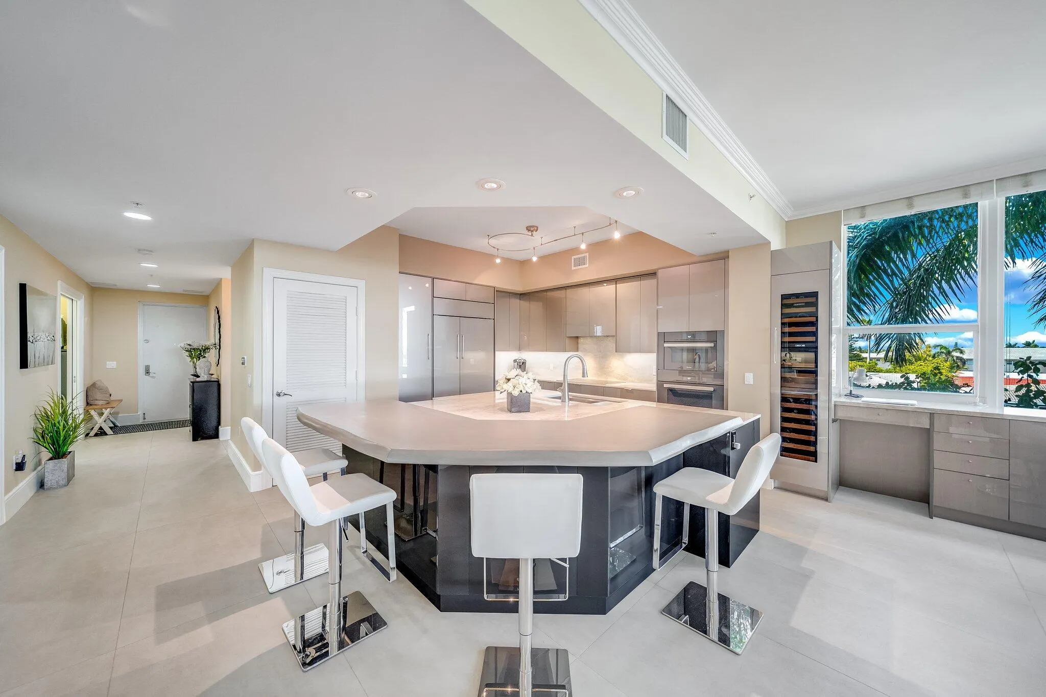 701 SE 21st Avenue, #301