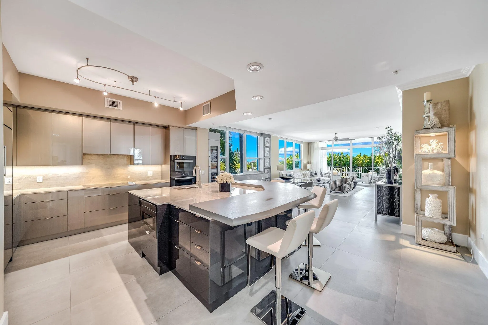 701 SE 21st Avenue, #301