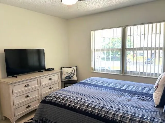 1207 S Lakes End Drive, #E-2