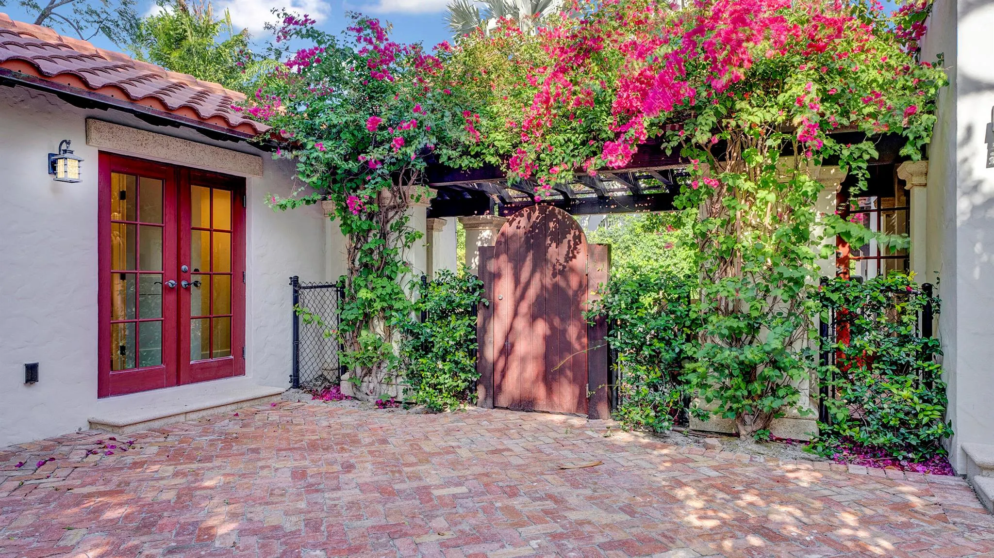 225 Pershing Way