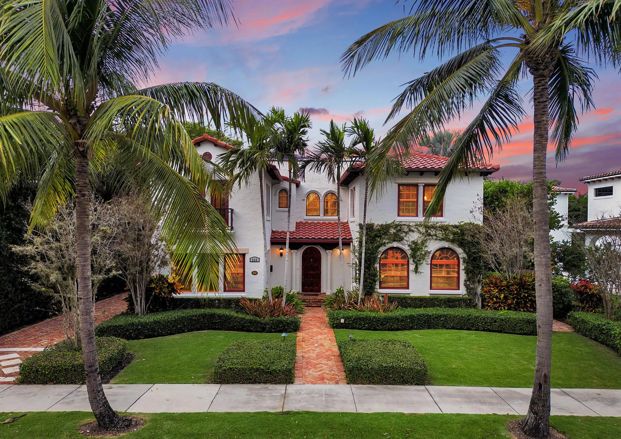 225 Pershing Way