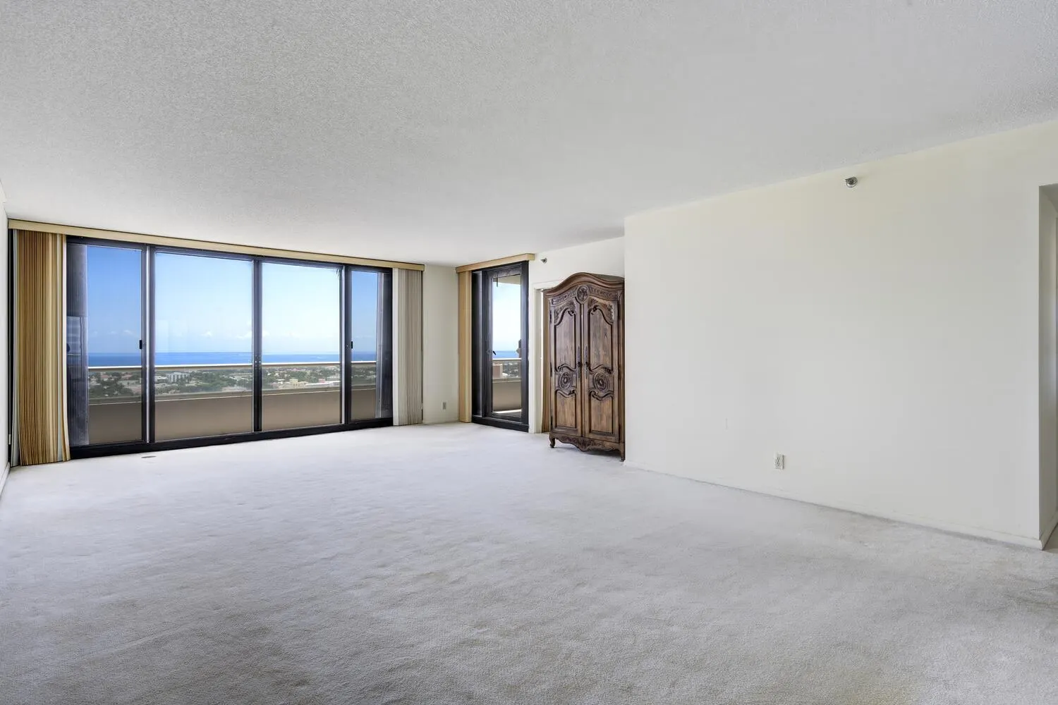 529 S Flagler Drive, #25f