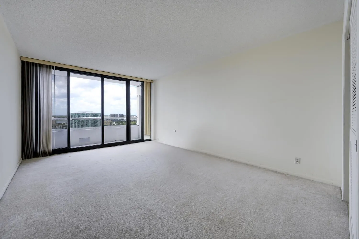 529 S Flagler Drive, #25f