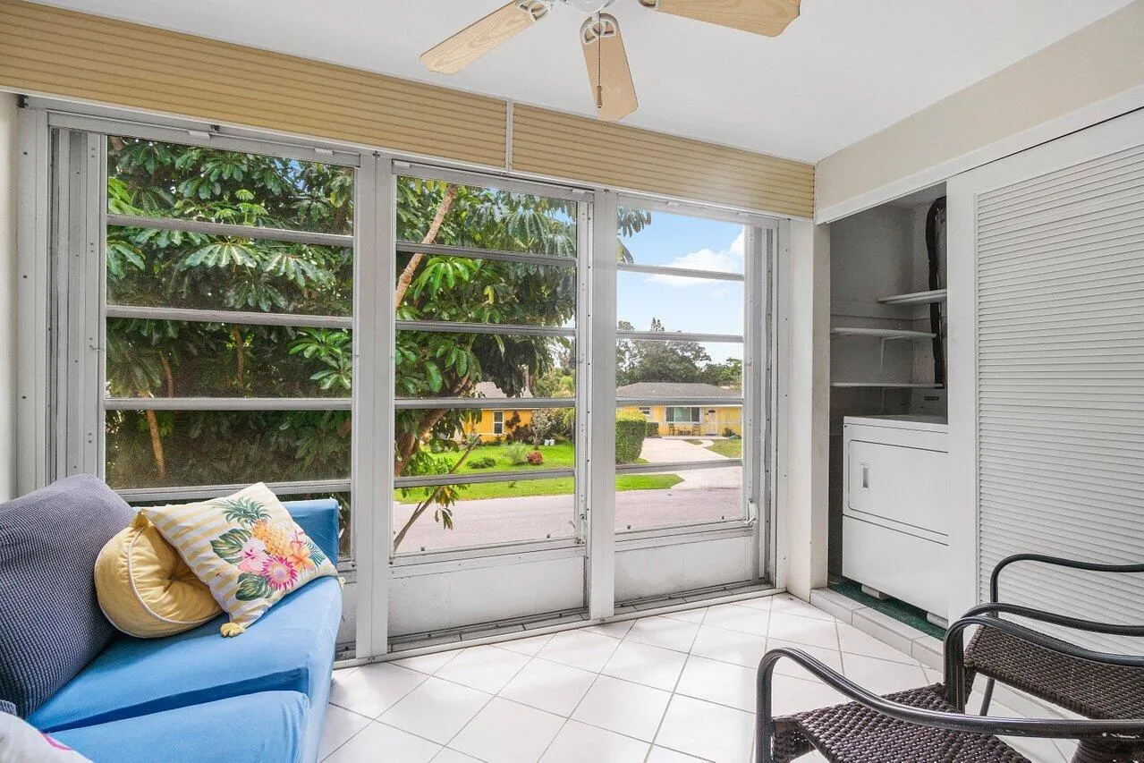 2102 NE 1st Way, #206