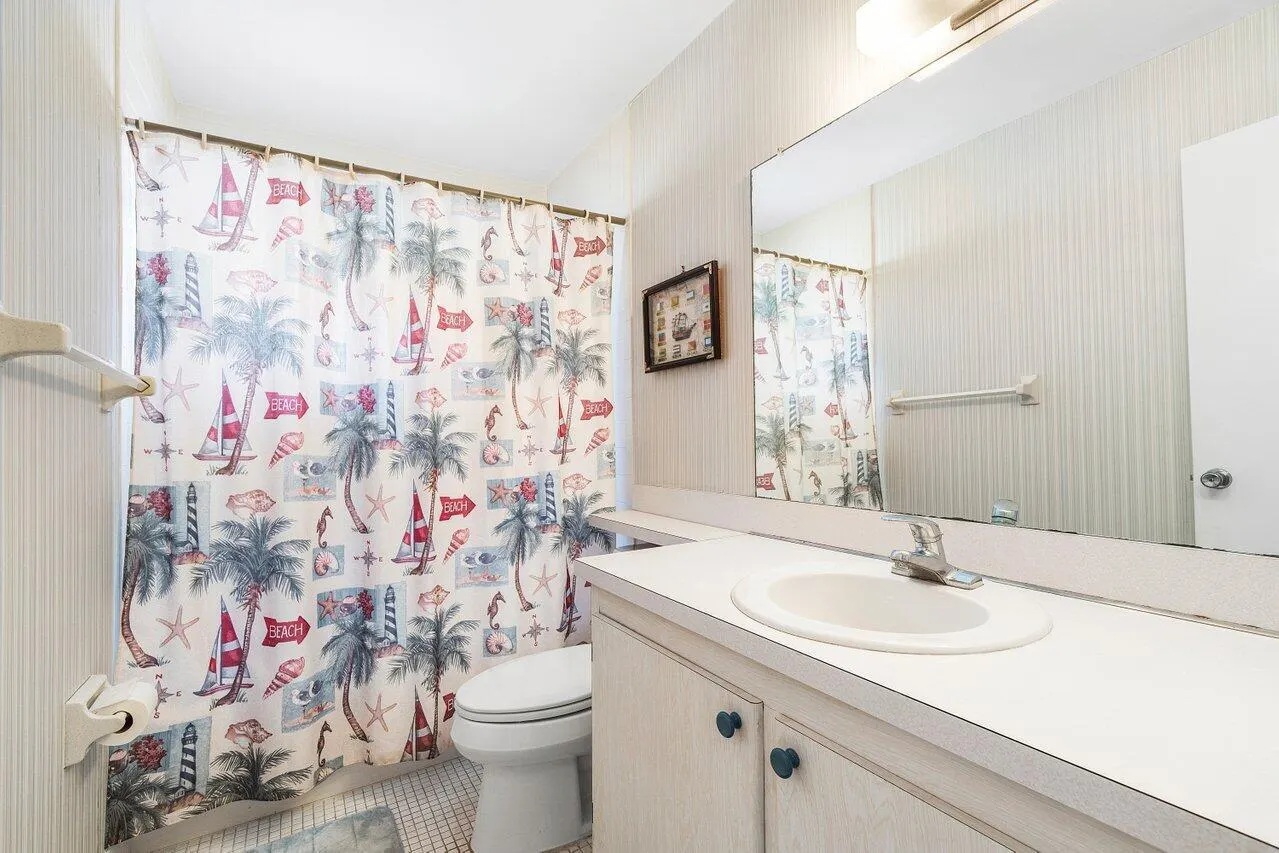 2102 NE 1st Way, #206