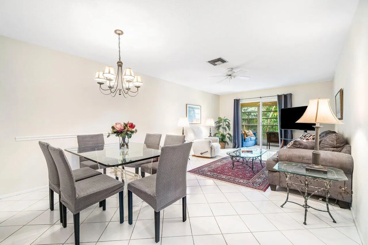 2102 NE 1st Way, #206