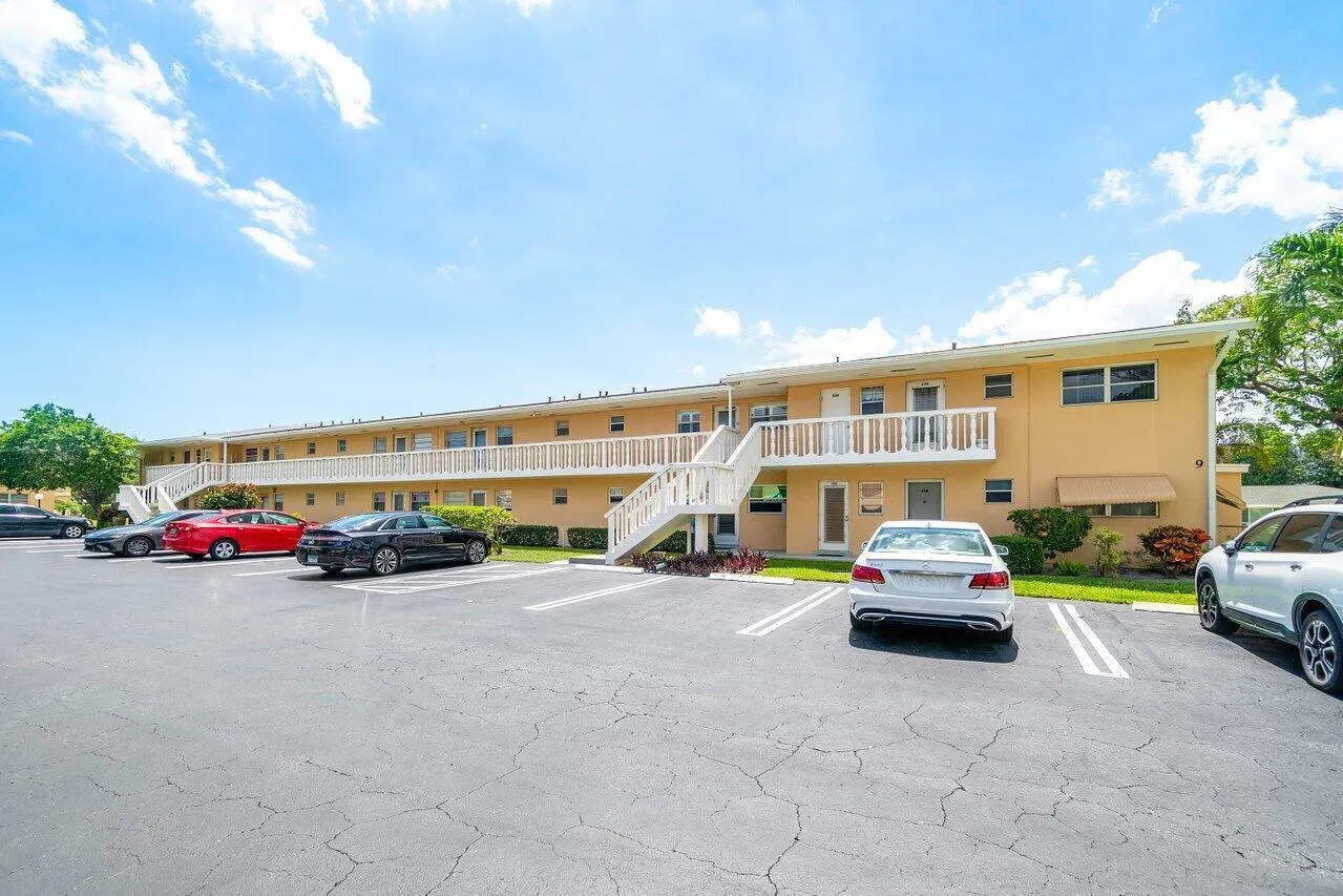 2102 NE 1st Way, #206