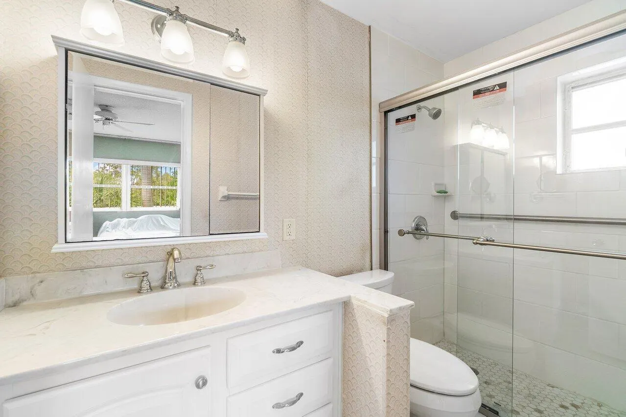 2102 NE 1st Way, #206
