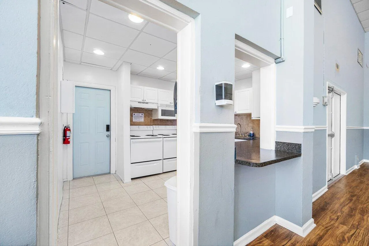 2102 NE 1st Way, #206