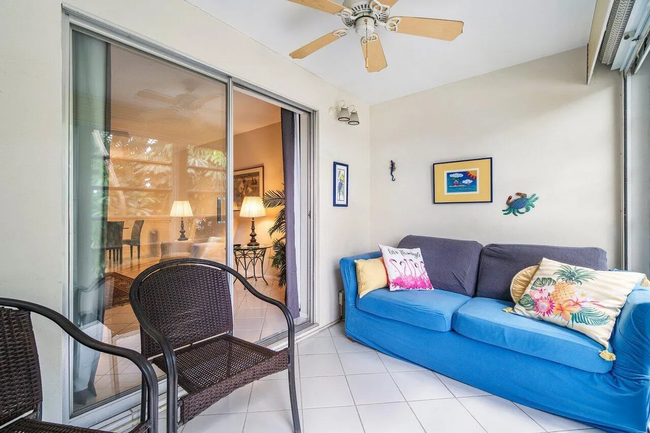 2102 NE 1st Way, #206