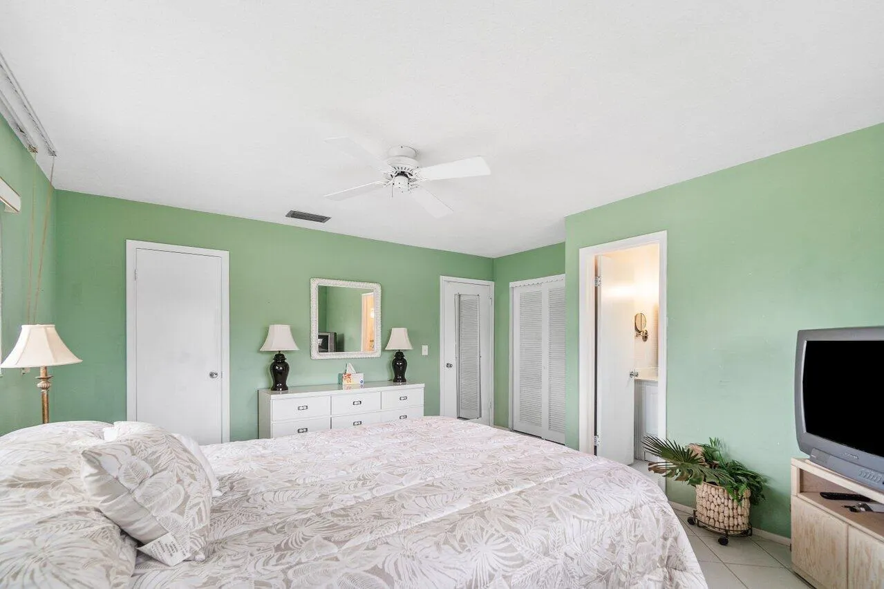 2102 NE 1st Way, #206
