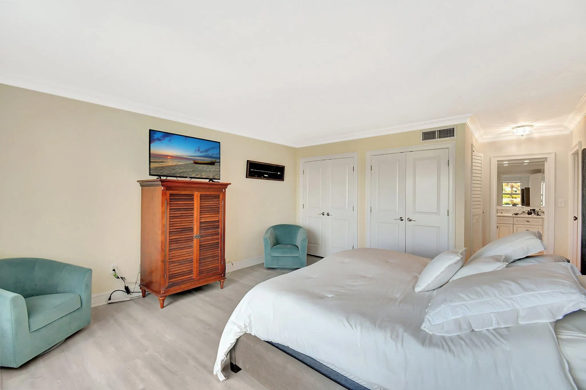 3900 N Ocean Drive, #1c