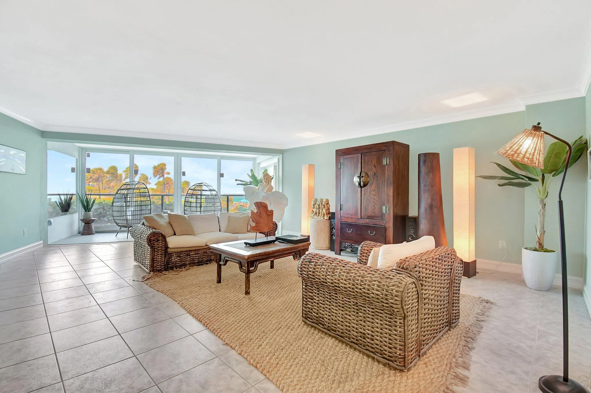 3900 N Ocean Drive, #1c