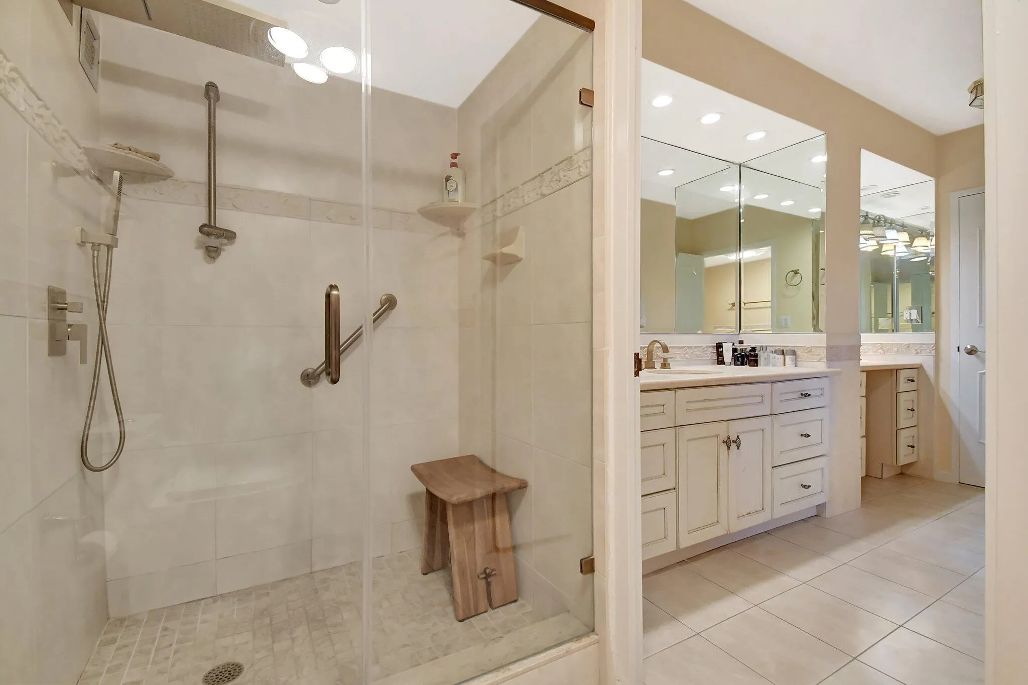 3900 N Ocean Drive, #1c