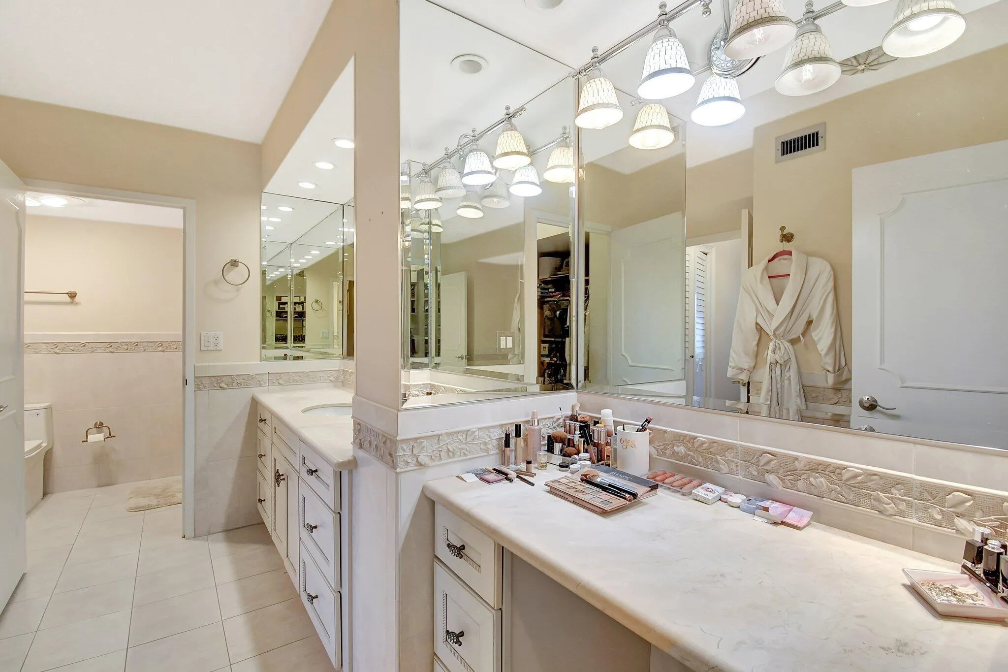 3900 N Ocean Drive, #1c