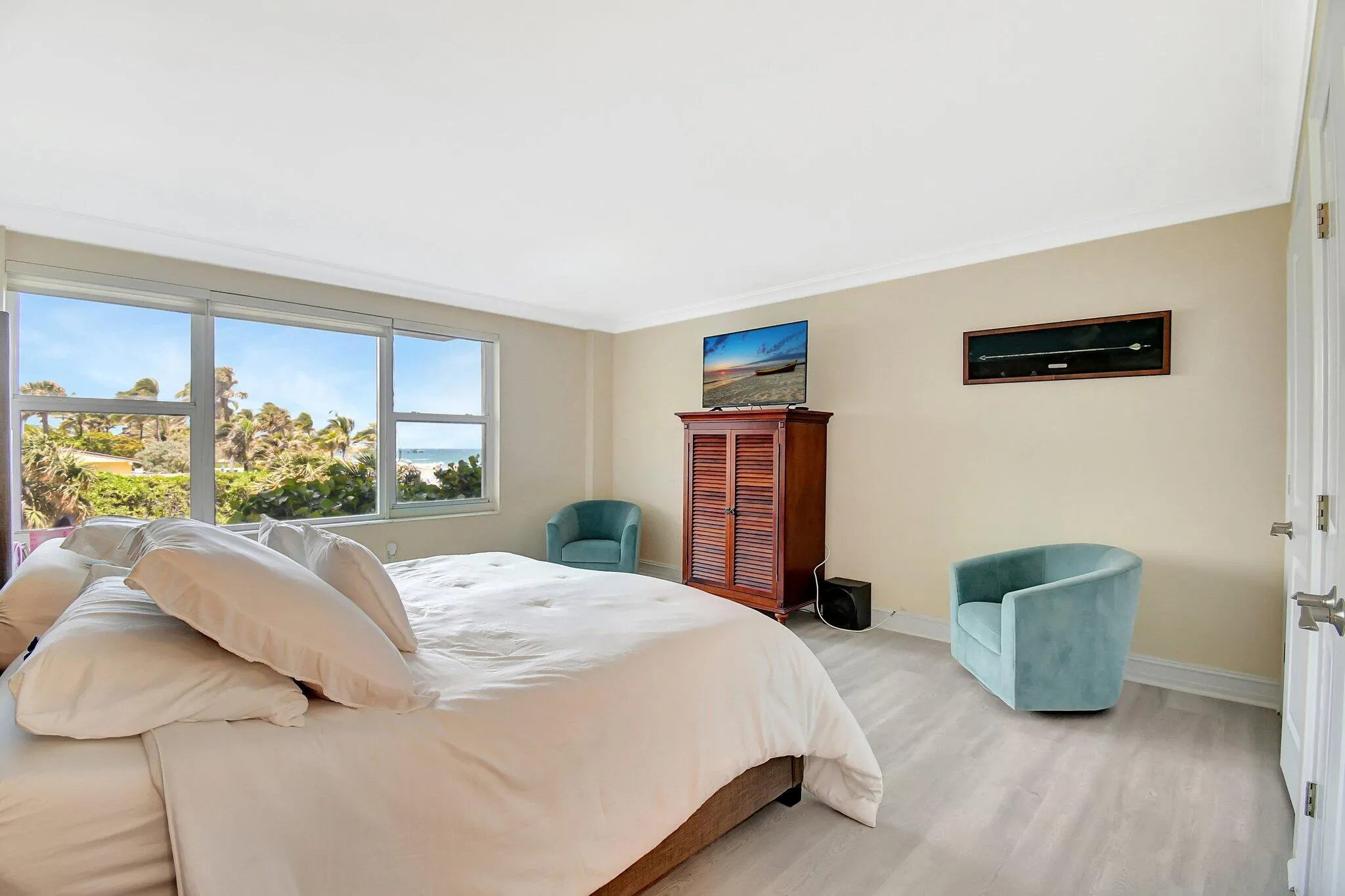 3900 N Ocean Drive, #1c