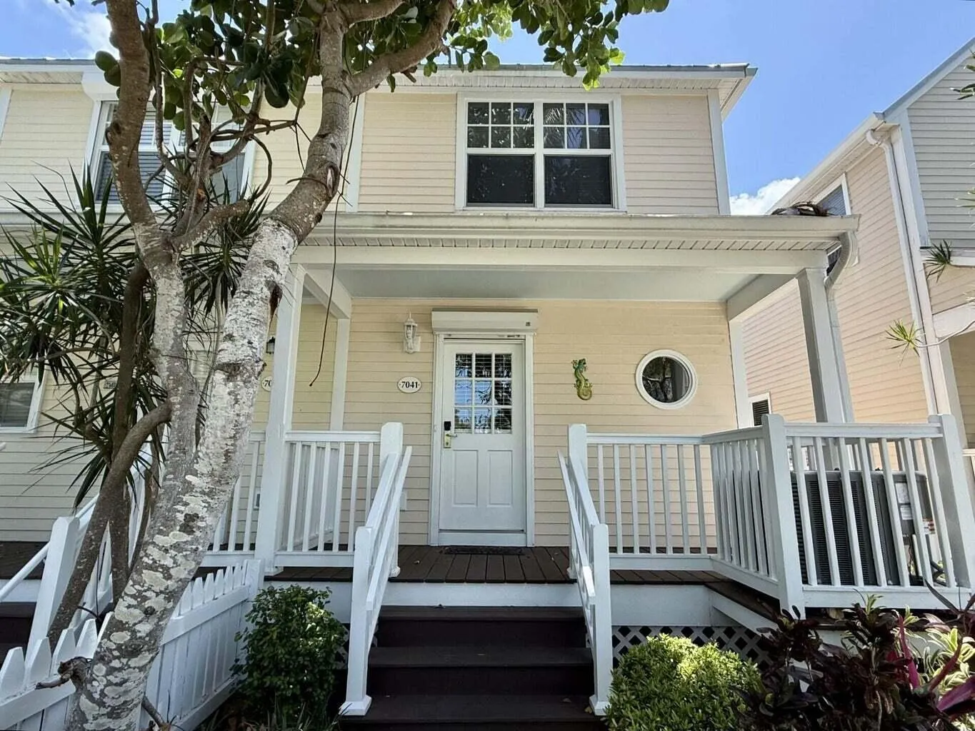 7041 Harbor Village Drive