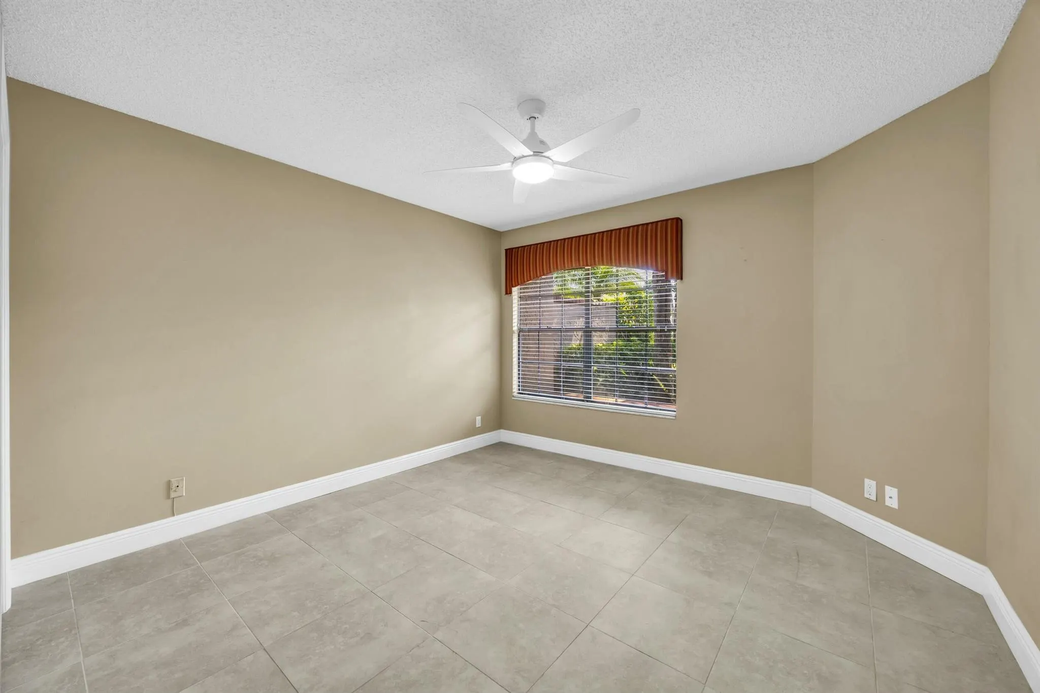 11206 Applegate Circle
