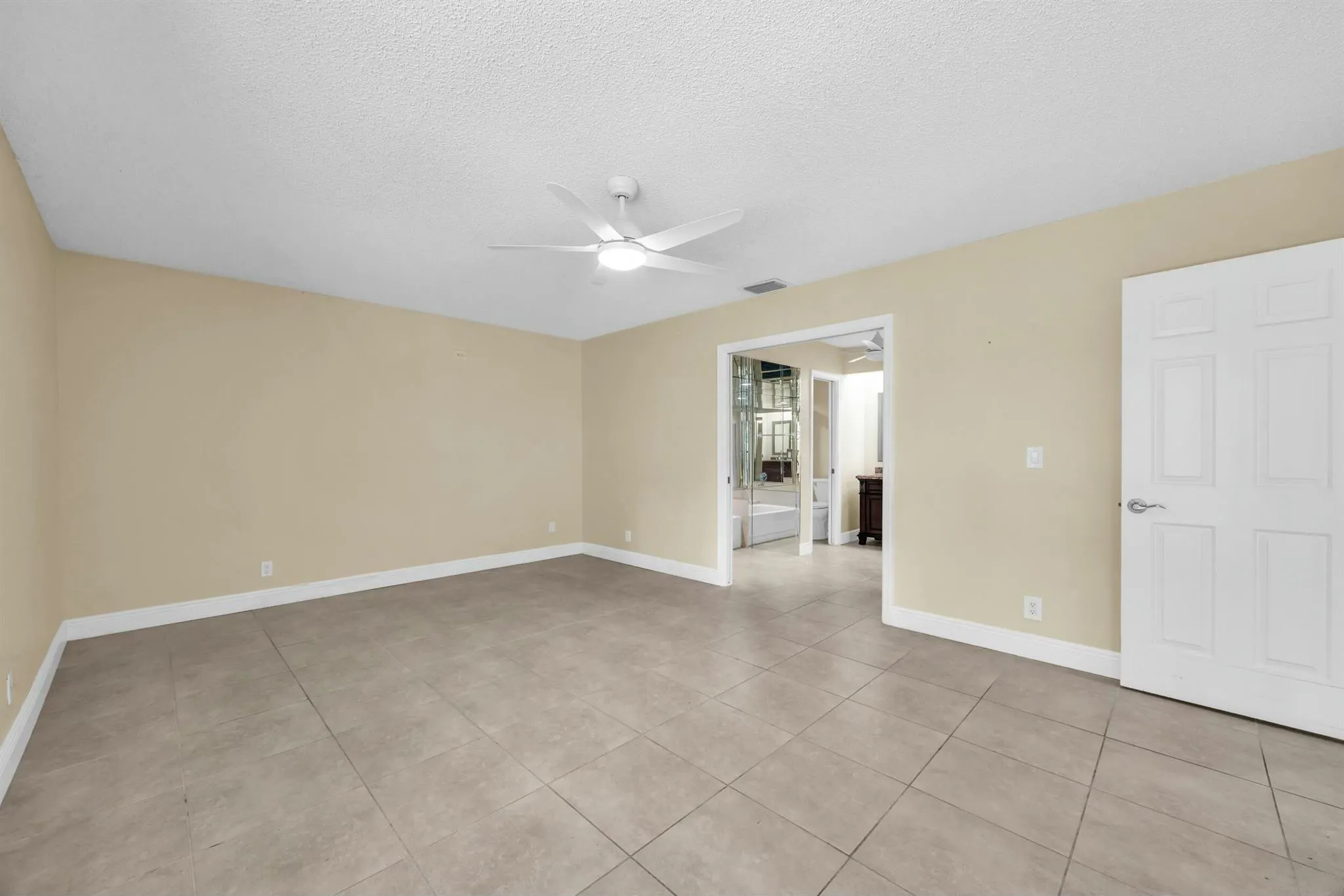 11206 Applegate Circle