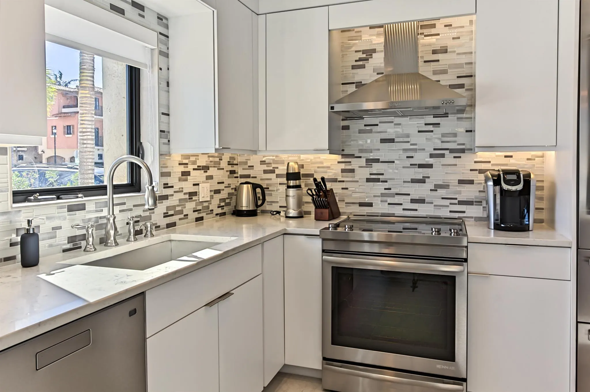 1955 NE 4th Street, #Unit # 1