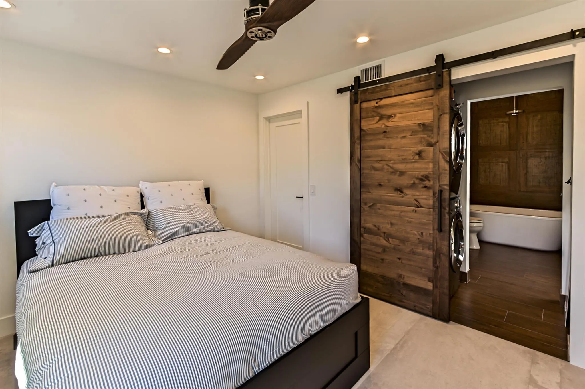 1955 NE 4th Street, #Unit # 1