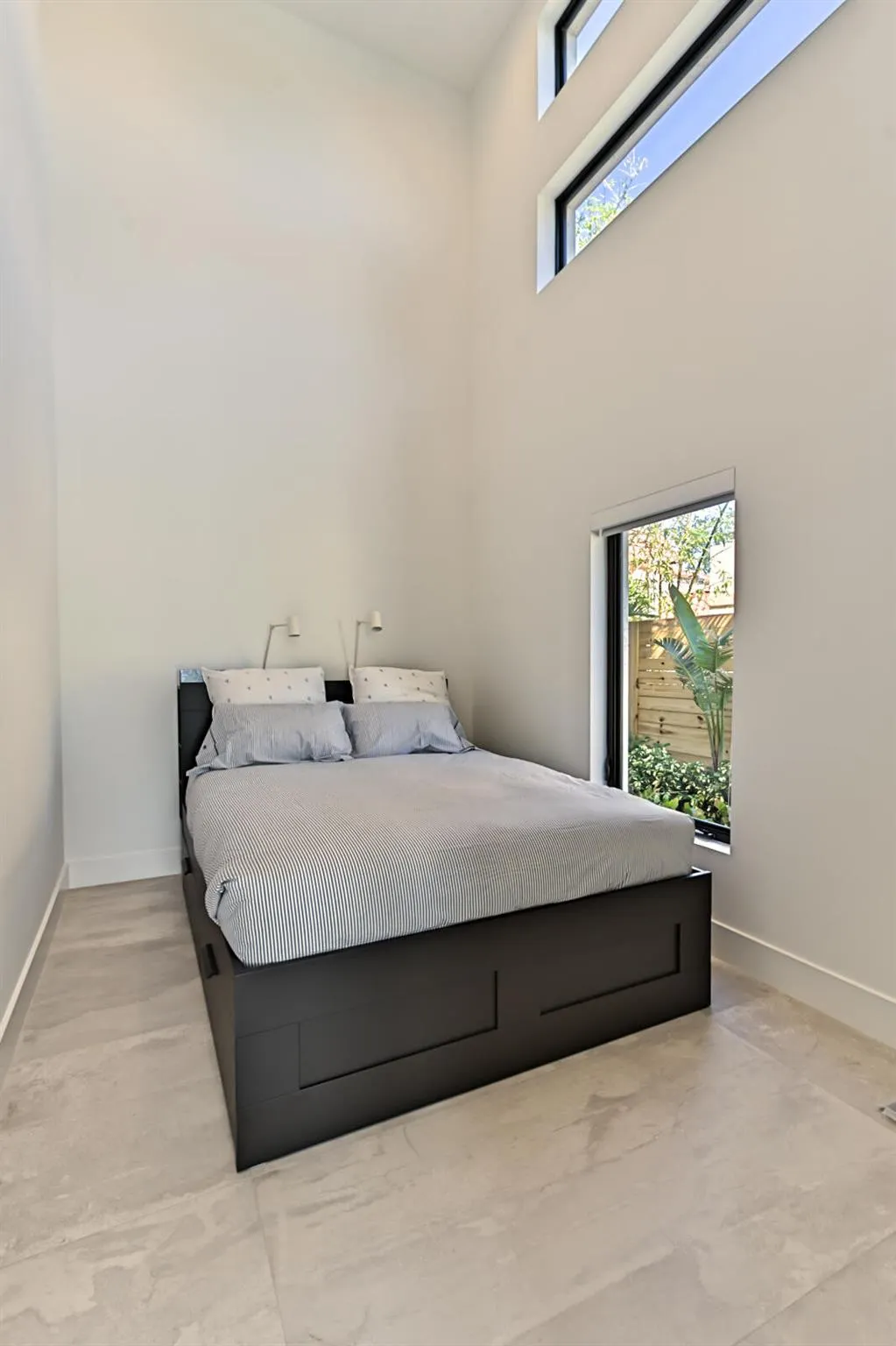 1955 NE 4th Street, #Unit # 1