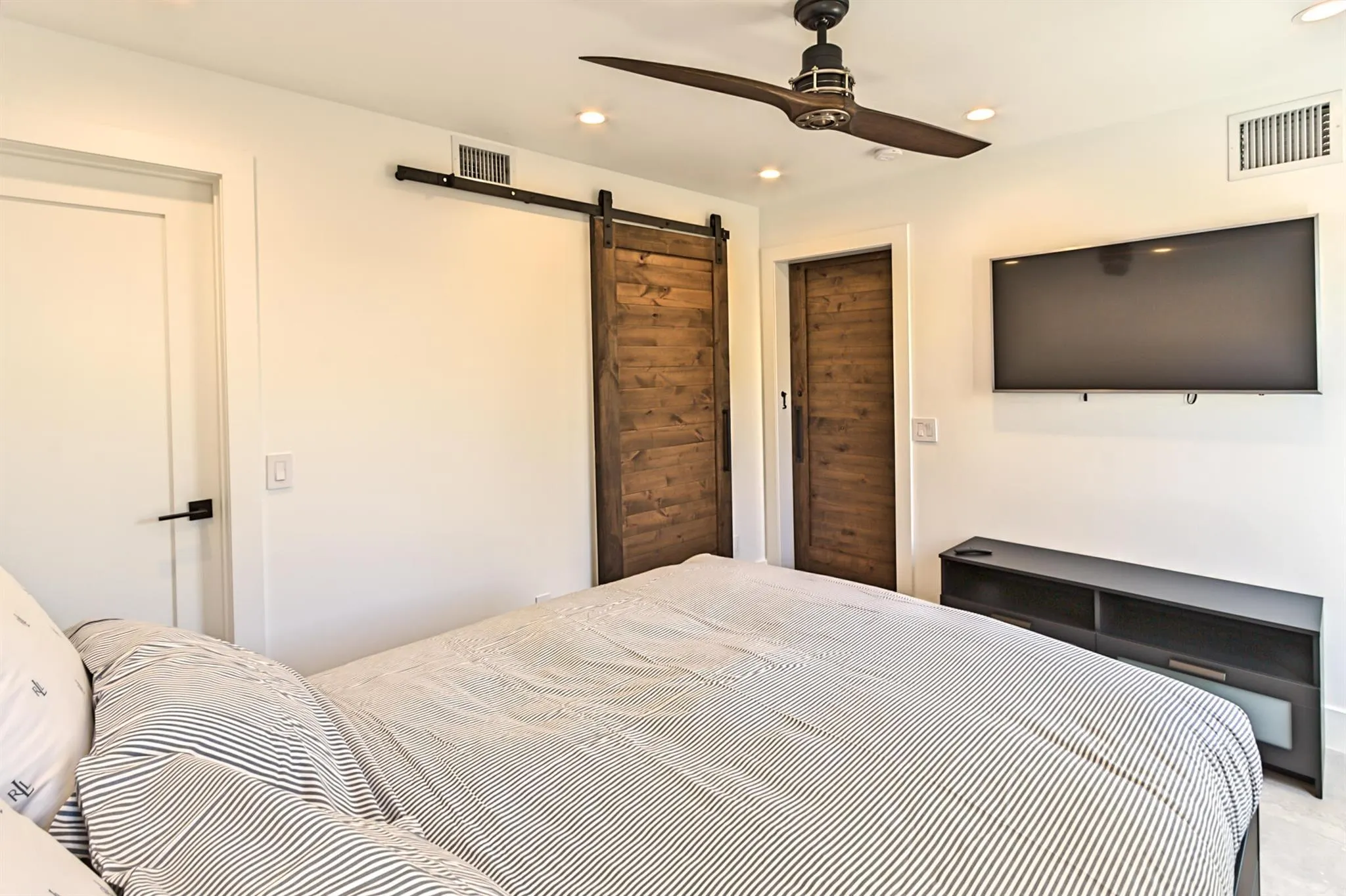 1955 NE 4th Street, #Unit # 1