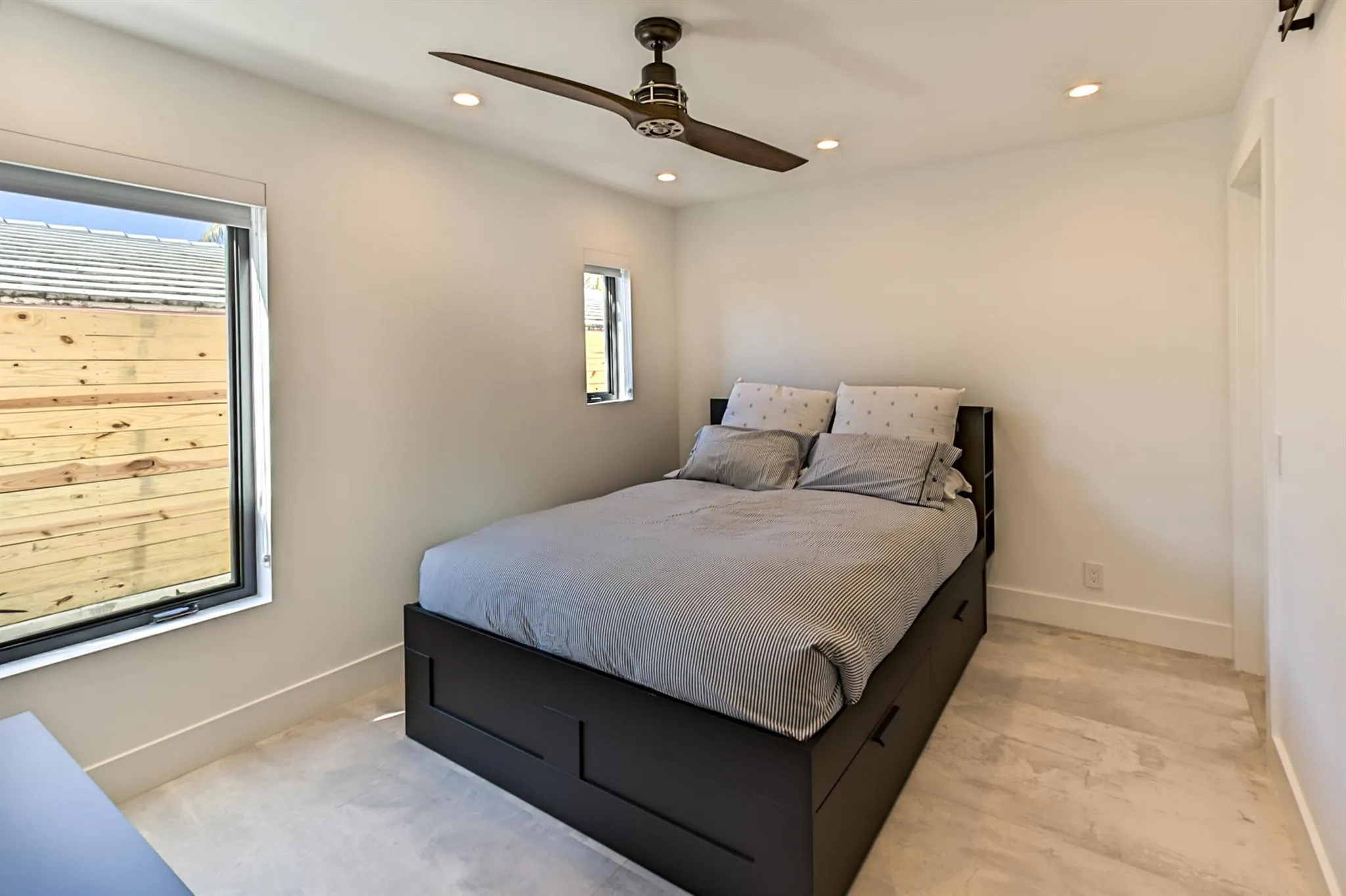 1955 NE 4th Street, #Unit # 1