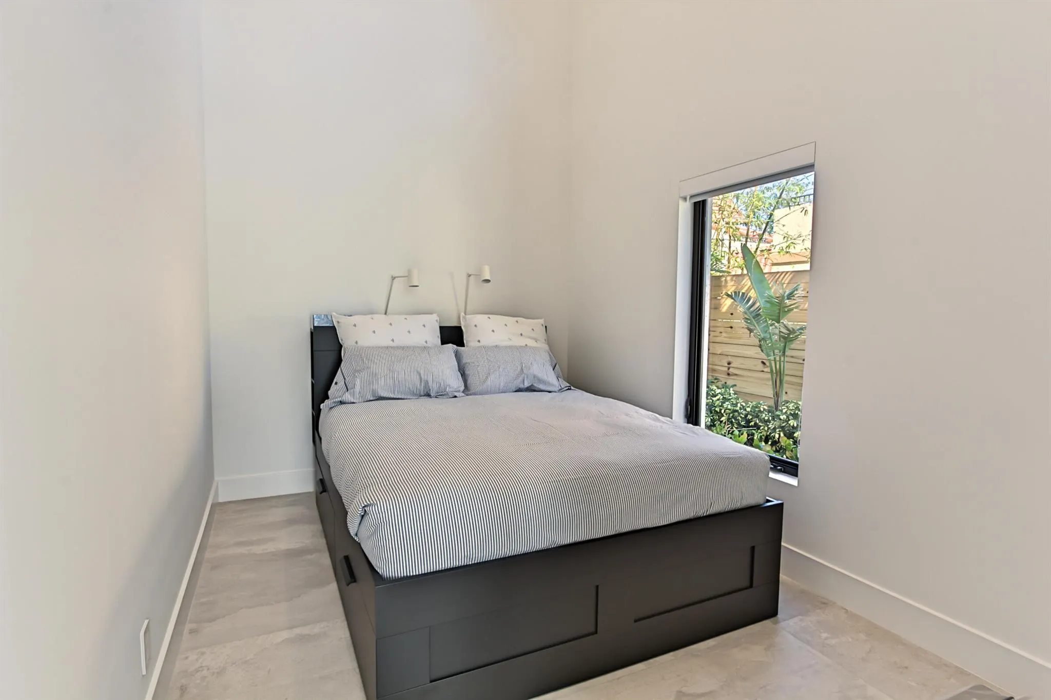 1955 NE 4th Street, #Unit # 1