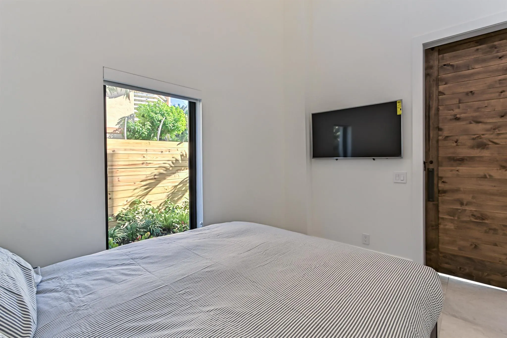 1955 NE 4th Street, #Unit # 1