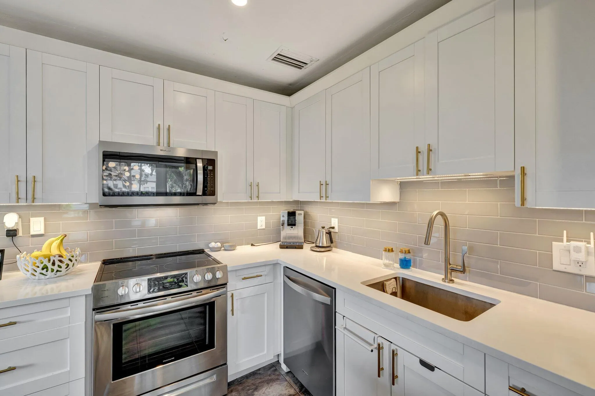 14 NE 26 Court