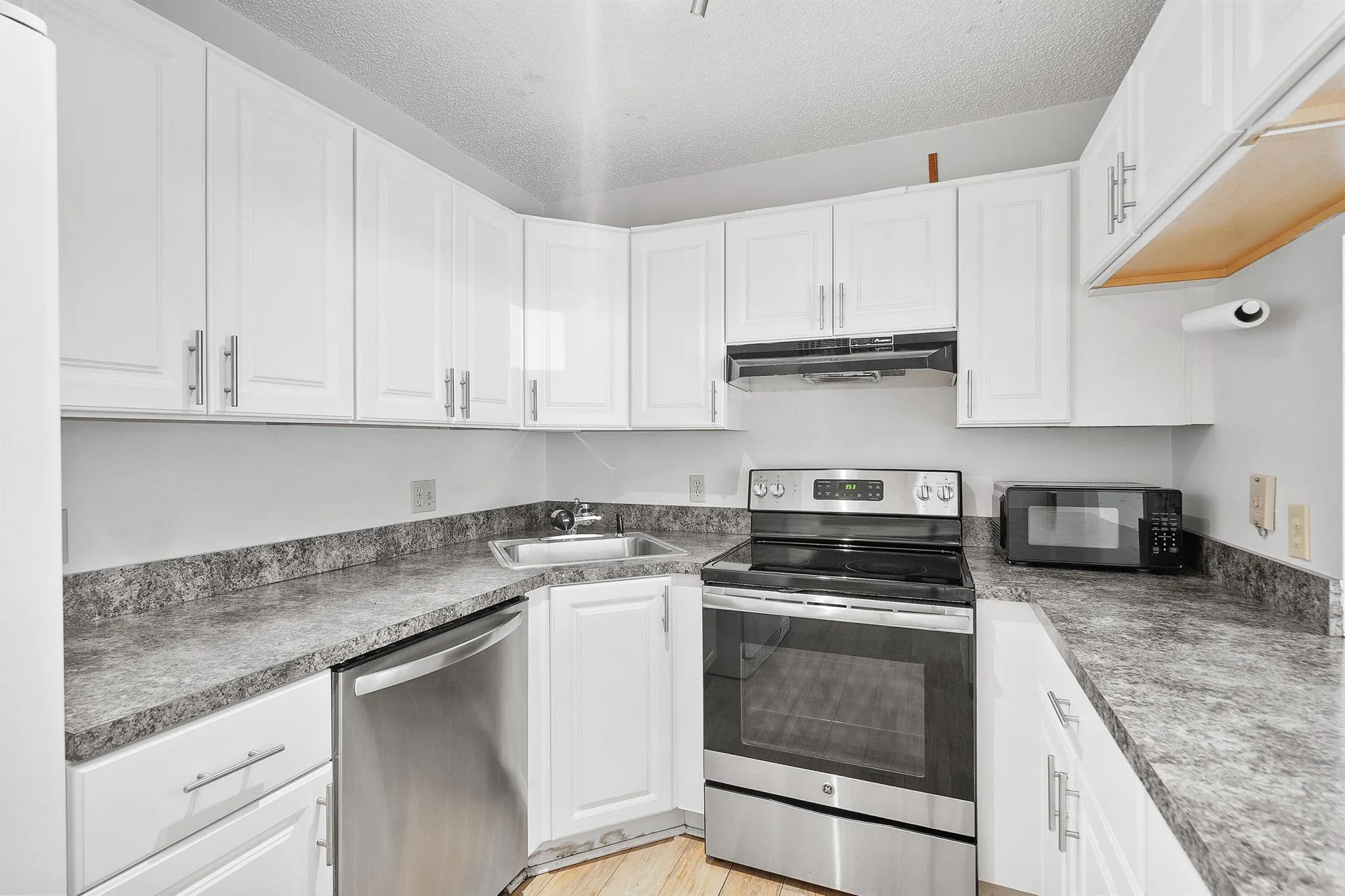 1605 SW Silver Pine Way, #C1