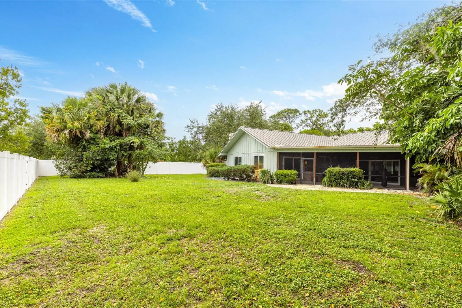 1614 SW Saint Andrews Drive
