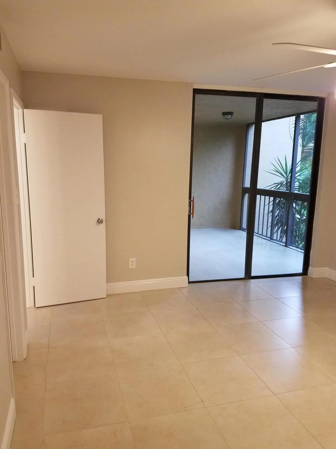 820 Lavers Circle, #G206
