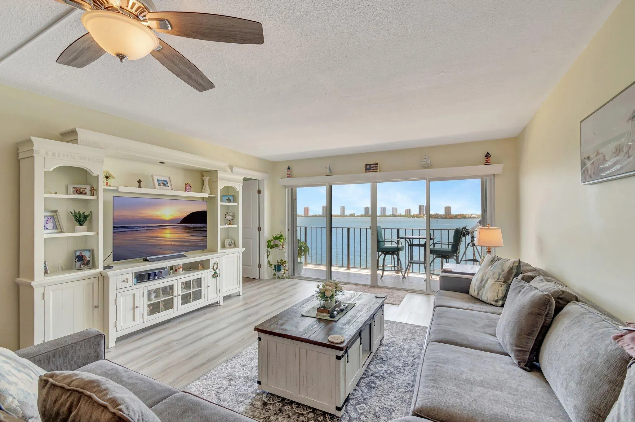 801 Lake Shore Drive, #405