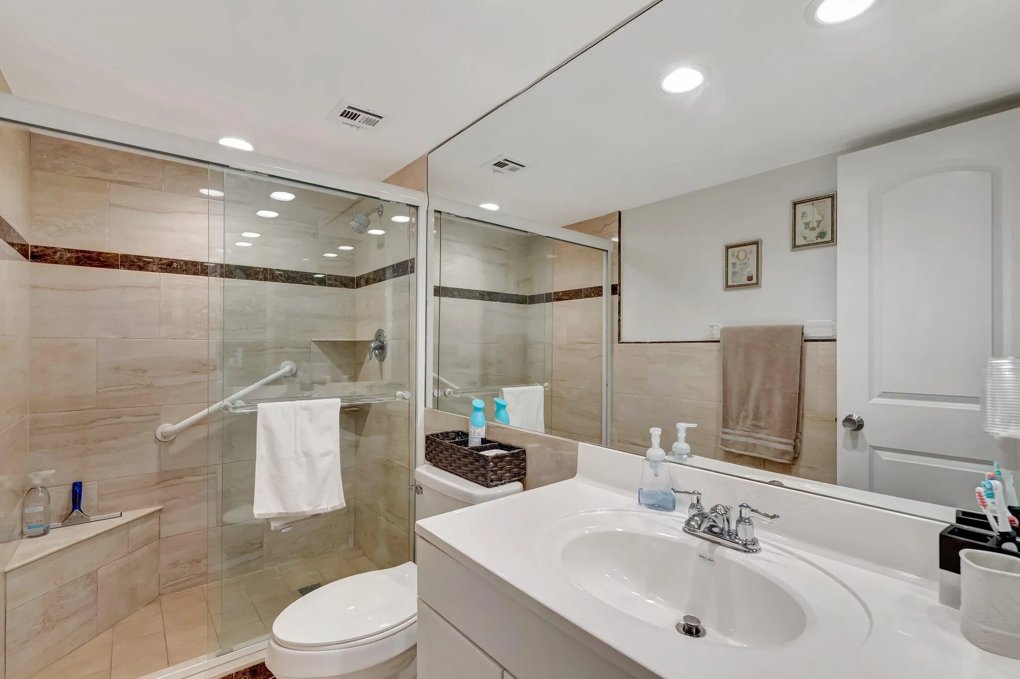 801 Lake Shore Drive, #405