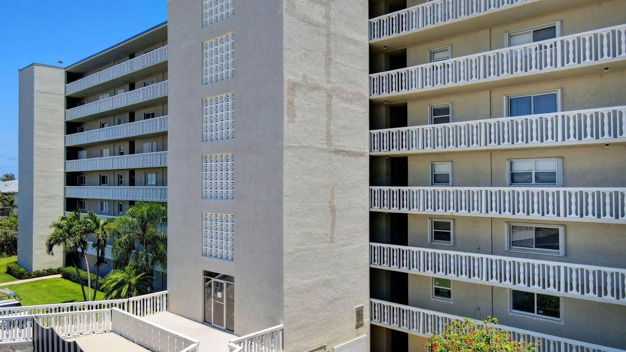 801 Lake Shore Drive, #405