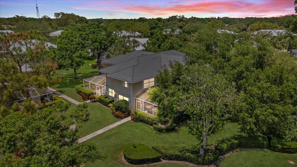 2423 SW Danbury Lane