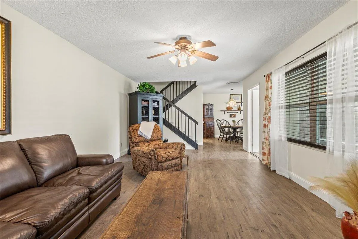 2423 SW Danbury Lane