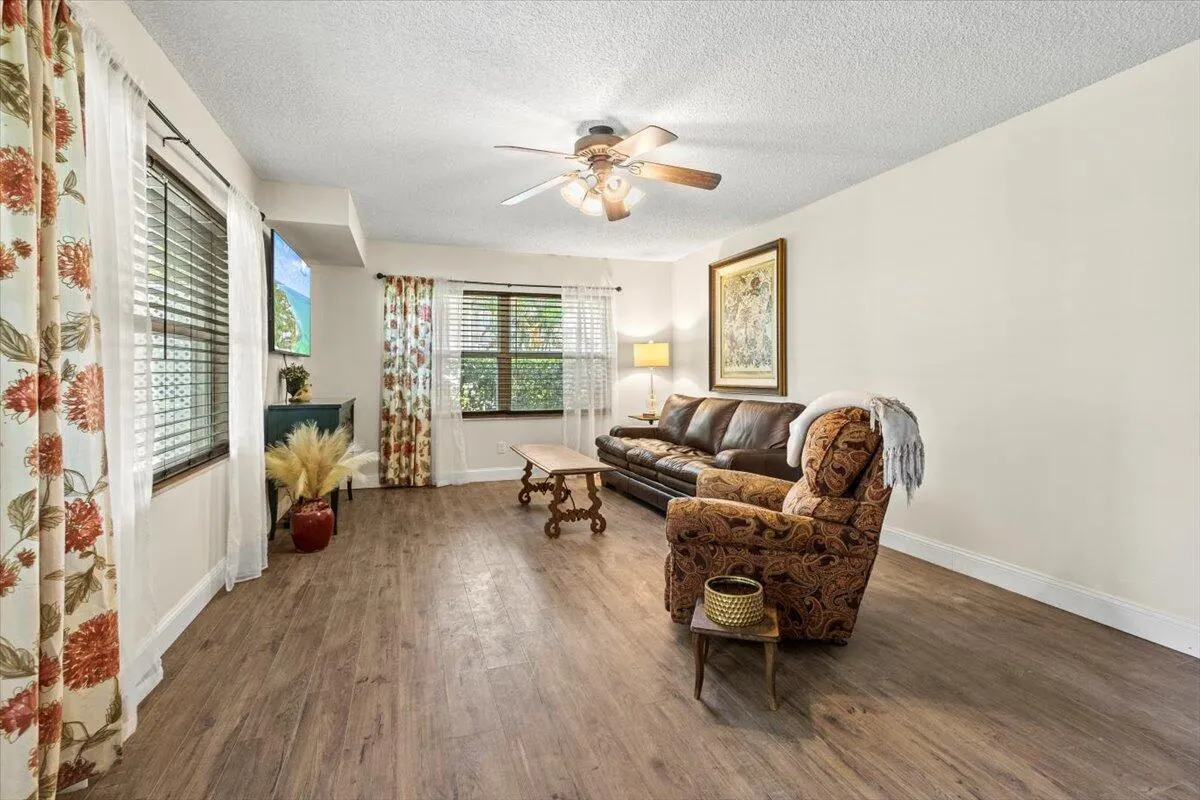 2423 SW Danbury Lane