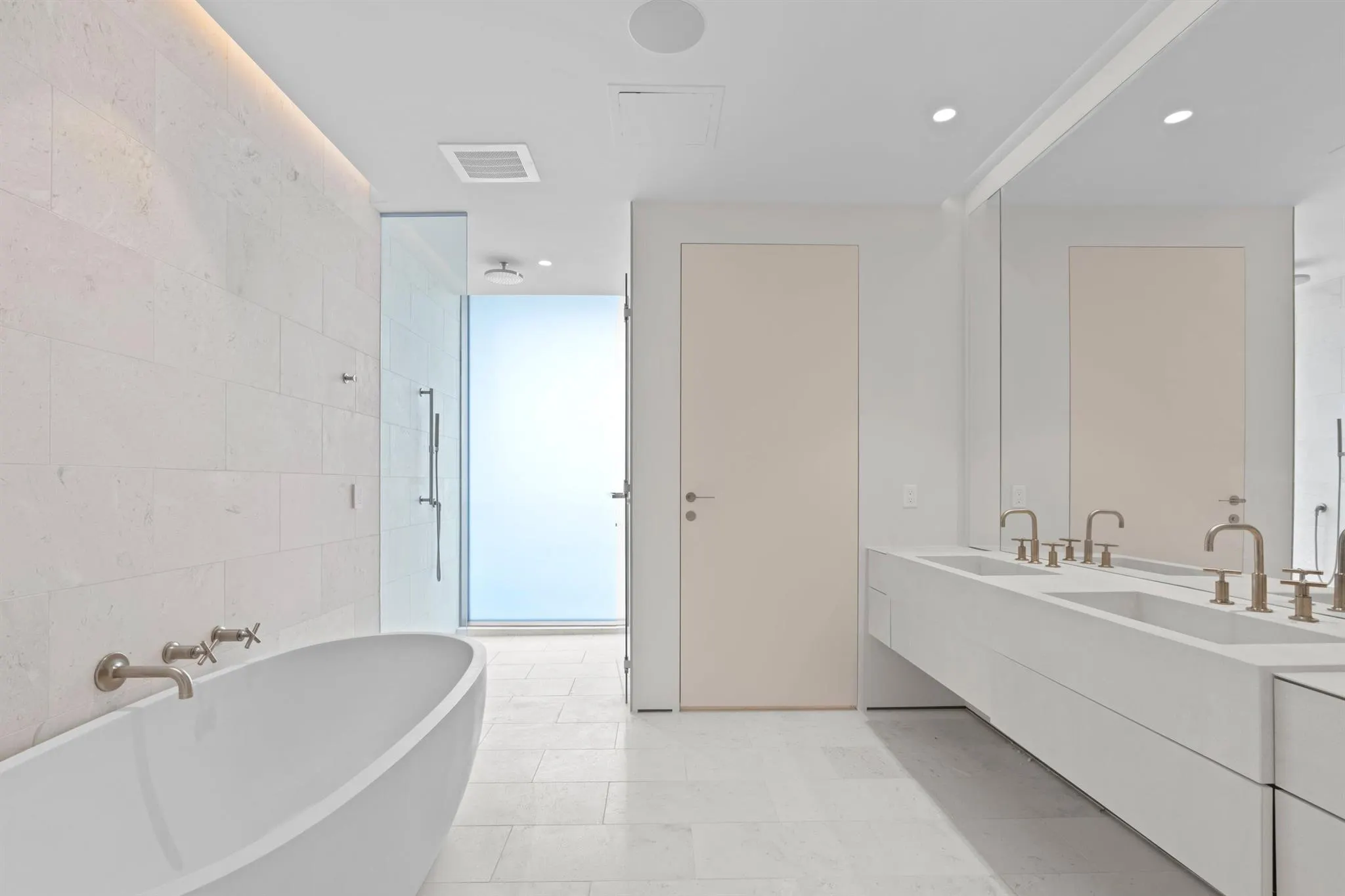 200 Arkona Court, #401